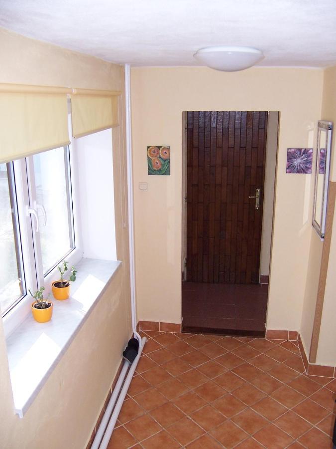 Salas-Dum Pro Spolecnou Dovolenou Az 11 Osob Exterior photo