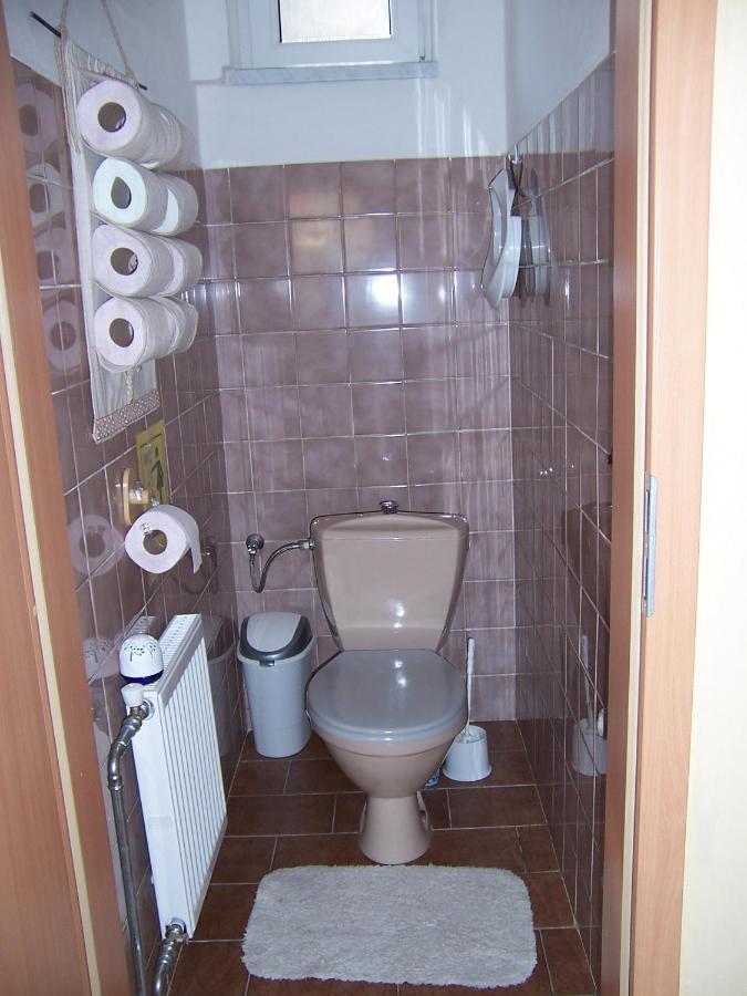 Salas-Dum Pro Spolecnou Dovolenou Az 11 Osob Exterior photo