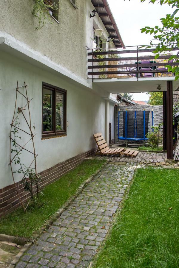 Salas-Dum Pro Spolecnou Dovolenou Az 11 Osob Exterior photo